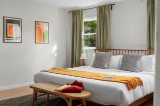 Retro Revival - Mid-Century Refuge with a '70s Twist - Alachua - 9