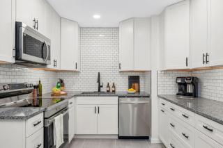 Retro Revival - Mid-Century Refuge with a '70s Twist - Alachua - 7