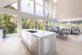 #9111 Wedgewoods - Whistler - 9