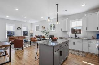 Duplex with Balcony and Spacious Dog-Friendly Oasis! - Richmond - 3