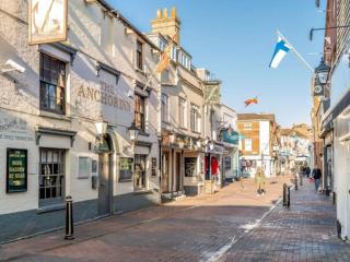 4 bed town house, Central Cowes - 3