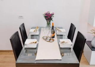 Premiere Dubcek Apartment - Prague - 3