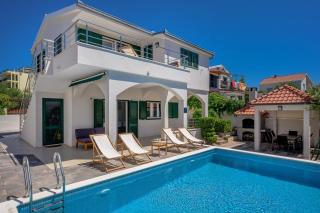 Sea Flower Beachfront Villa - Sevid - 8