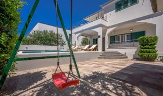 Sea Flower Beachfront Villa - Sevid - 5