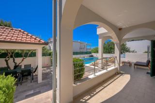 Sea Flower Beachfront Villa - Sevid - 1