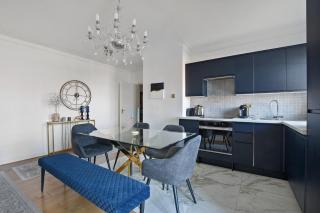Arte Stays - 3-Bed Flat with 3 Bathrooms - Heart of Finchley road - 2 min walk to Underground Station - London - 9