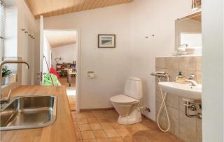 Five-Bedroom Holiday Home In Hojby - Højby - 3