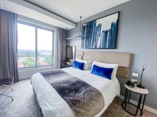 SandtonCity-Apartment-Sleeps2-Pool-Parking - Johannesbourg - 7