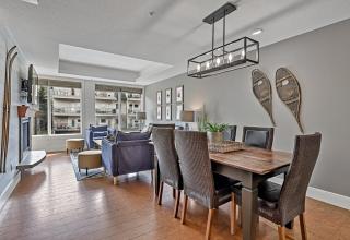 Classic Hideaway Elegant 2BD 2BTH - 5