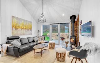 4 Bedroom Stunning Home In Sjølund - 7