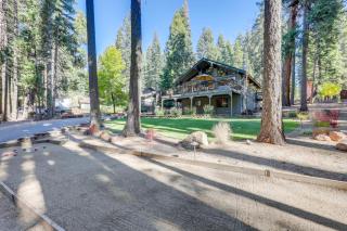Quiet Cabin with Deck Near Lake Almanor! - Lake Almanor - 0