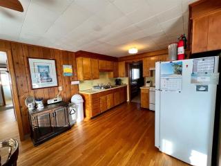 Views of The Atlantic Ocean and Nubble Lighthouse 4 Bedroom Family Home - York - 1