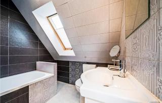 Awesome Apartment In Koscielisko - 2