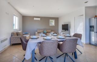 Gorgeous Apartment In Le Luc With Wifi - Le Luc - 6