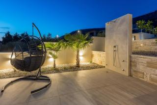 Luxury Villa RoMa 1 ,with heated saltwater pool, parking, high speed Internet, BBQ, - Bajnice - 6