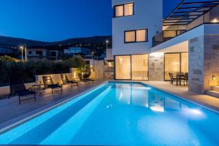 Luxury Villa RoMa 1 ,with heated saltwater pool, parking, high speed Internet, BBQ, - Bajnice - 8