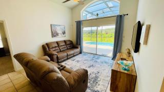 Stunning South Facing Vacation Home With Pool And Spa - Davenport - 3