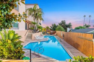 2 bed 2 bath penthouse condo with AC and Ocean Views - San Diego - 1