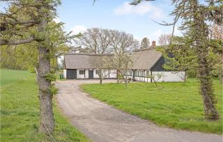 6 Bedroom Cozy Home In Rønne - Rønne - 1