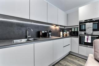 Stylish 2-BD for Trendy Urban Travelers - Sleeps 5 - 0