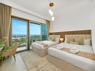 Blissful Stays at Downtown Views II- 5min walk to Dubai Mall, Burj Khalifa with Infinity Pool - 8