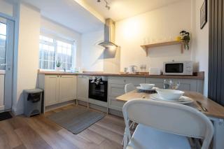 Cosy 2-Bedroom Townhouse - FREE Parking - Stratford-upon-Avon - 9