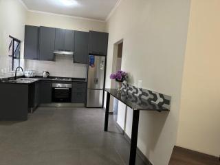 Starlight Cottage - Four Ways - 5