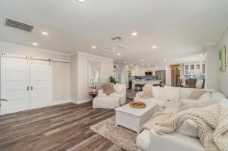 Sailboat access - Under 15 min from Fort Myers Beach - Fire Pit and Heated Pool - Villa Canalview Cove - 7