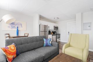 Modern Mass Ave 1BR Apartment with Kitchen - 2