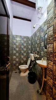 Kashi yatra guest house - Benares - 3