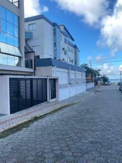 Belíssimo apartamento praia de bombas junto ao mar - 7