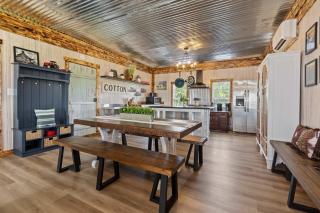 Prairie House on the Americana Farm - - 7