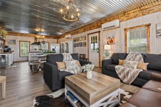 Prairie House on the Americana Farm - - 2