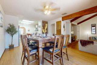 3BR family Home with WiFi, Workspace, Laundry - 7