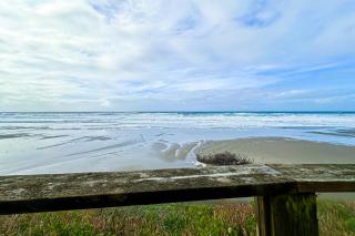 The Beach House - Lincoln City - 8