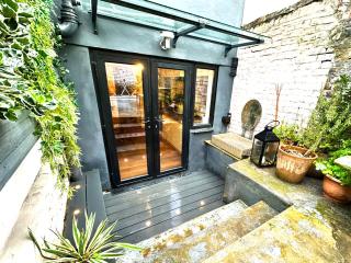 Modern flat with KING bed, garden & outdoor dining - Londra - 3