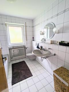 Moderne und Gemütliche Stadtnahe Wohnung - Haßfurt - 3