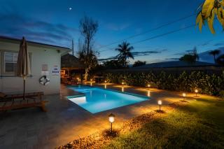 Boho Tiki Villa w Heated Saltwater Pool, King Beds & 6TVs - 9