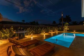 Boho Tiki Villa w Heated Saltwater Pool, King Beds & 6TVs - 5