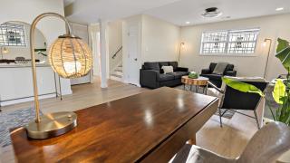 Warm and Bright Home, Metro 1 Min Walk - 9