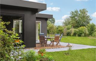 4 Bedroom Awesome Home In Dronningmølle - Dronningmølle - 4