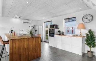 Nice Home In Allinge With Kitchen - Allinge - 6