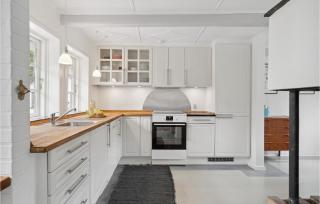 Beautiful Home In Brenderup Fyn - - 4