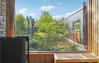 Awesome Home In Væggerløse With Kitchen - 9