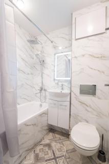 Cosy Nadezhda Apartment on the Jibek Joly street - Almaty - 9