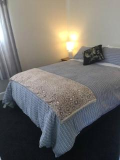 Deluxe Cottage in the City - 3