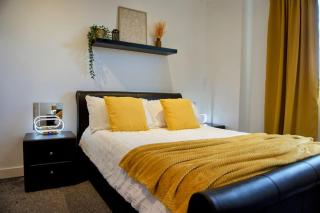 City centre 2 bed & 2 bath Apartment with FREE secured PARKING near University and Hospital - Sheffield - 1