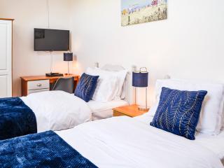 Hammys Cottage - 2