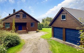 4 Bedroom Nice Home In Midsund - Midsund - 2