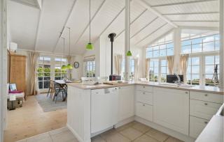 Nice Home In Hesselager With Kitchen - Hesselager - 4